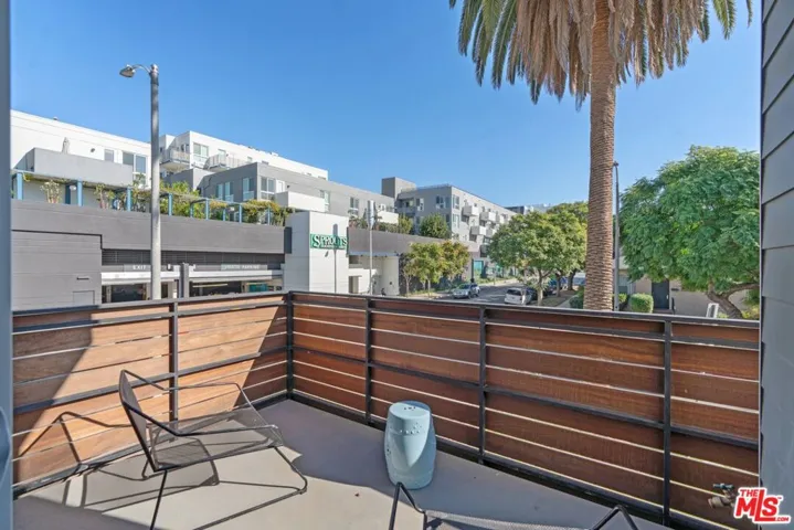 7150 Willoughby Avenue, Los Angeles, California 90046