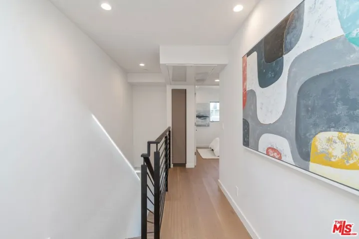 7150 Willoughby Avenue, Los Angeles, California 90046