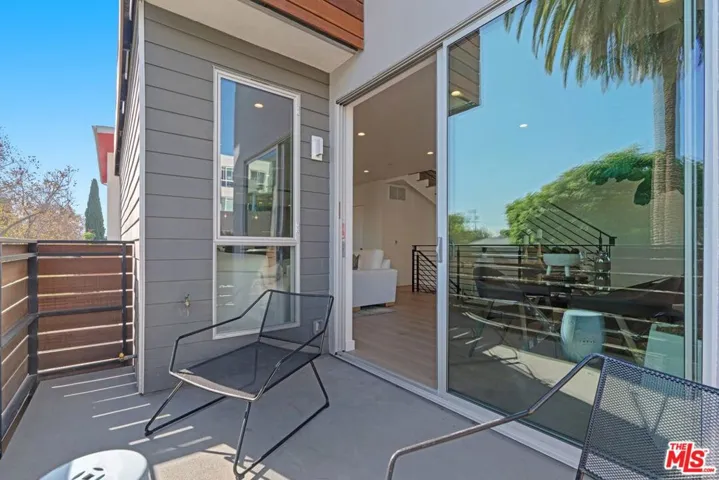 7150 Willoughby Avenue, Los Angeles, California 90046