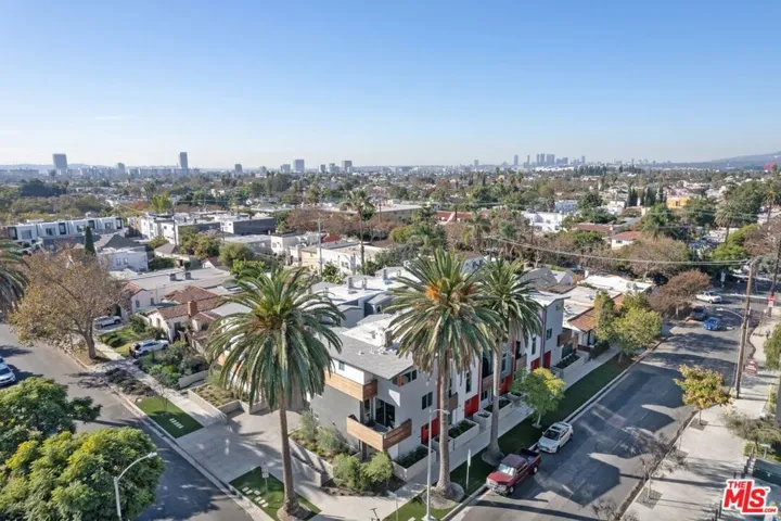7150 Willoughby Avenue, Los Angeles, California 90046