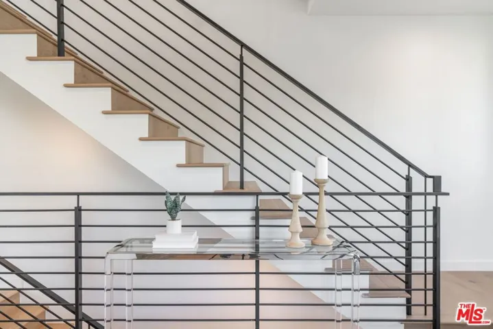 7150 Willoughby Avenue, Los Angeles, California 90046