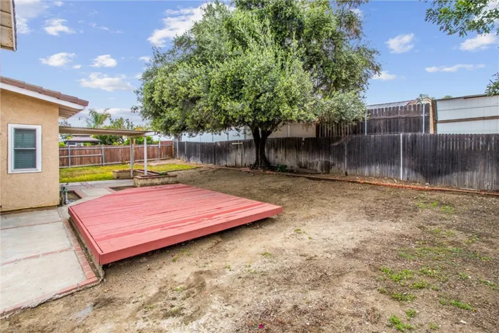 1546 W Jackson Street, Rialto, California 92376