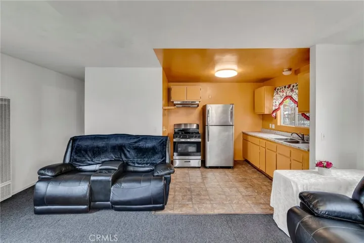 13700 S Willowbrook Avenue, Compton, California 90222