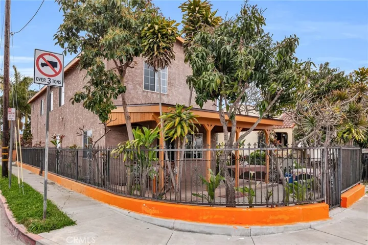 13700 S Willowbrook Avenue, Compton, California 90222