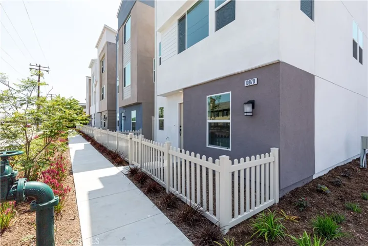 10870 Scottsbluff Dr, Stanton, California 90680