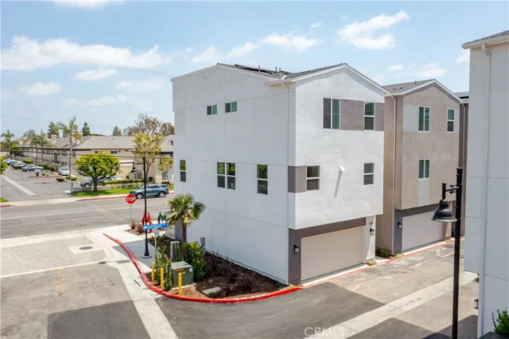 10870 Scottsbluff Dr, Stanton, California 90680