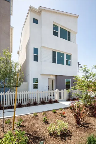 10870 Scottsbluff Dr, Stanton, California 90680