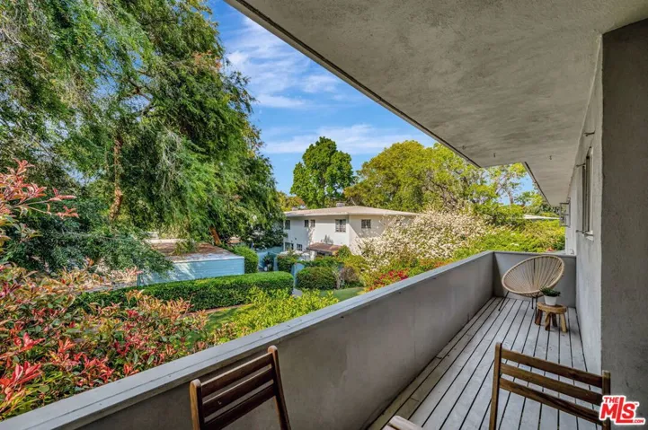 5167 1/2 Village, Los Angeles, California 90016