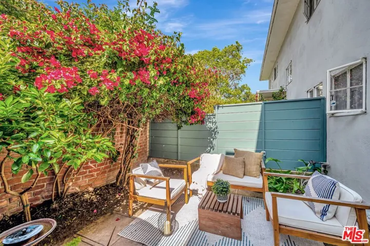 5167 1/2 Village, Los Angeles, California 90016