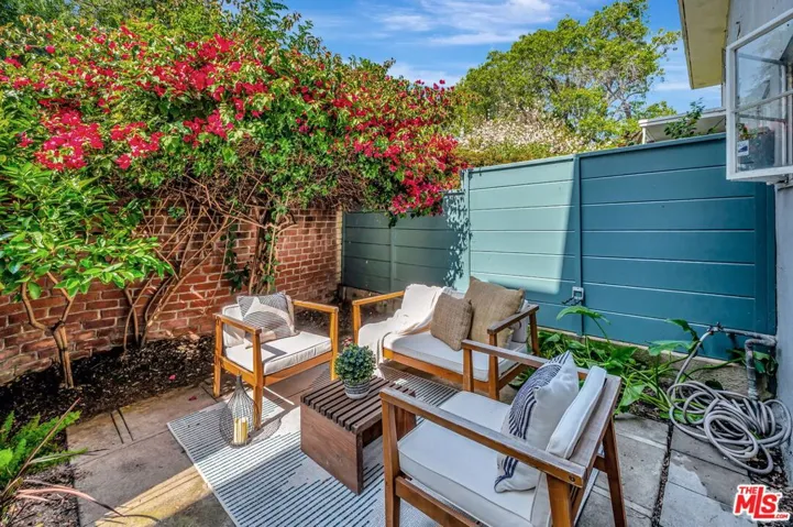 5167 1/2 Village, Los Angeles, California 90016