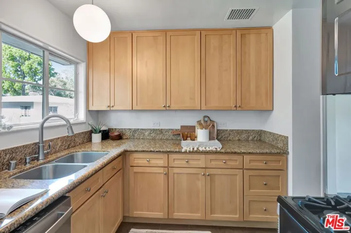 5167 1/2 Village, Los Angeles, California 90016