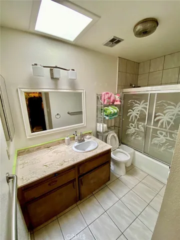 7439 Maple Avenue, Hesperia, California 92344