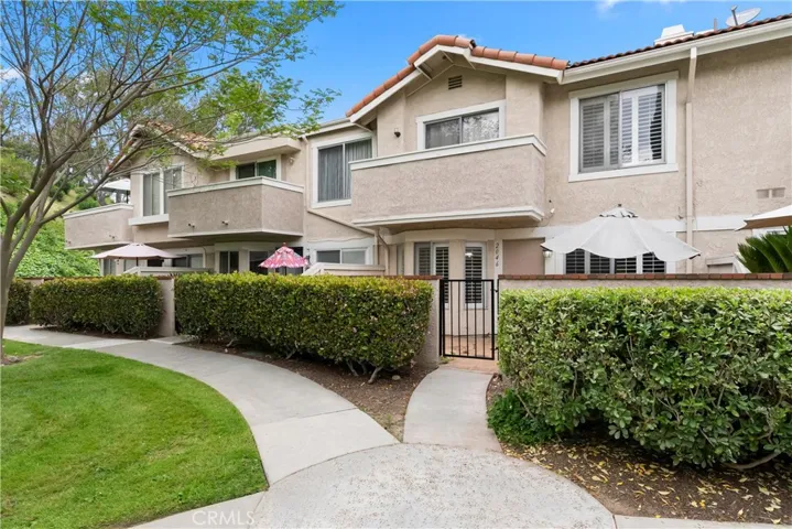 2046 Choctaw Drive 22, West Covina, California 91791