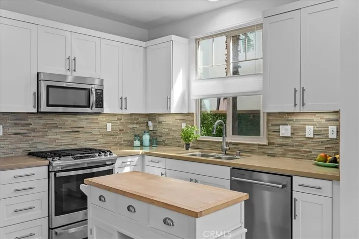 5542 Palm Drive, Hawthorne, California 90250