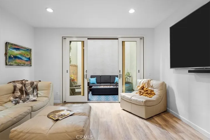 5542 Palm Drive, Hawthorne, California 90250