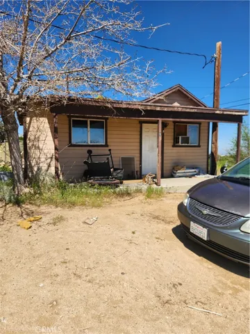 569 Tamarack Road, Pinon Hills, California 92372