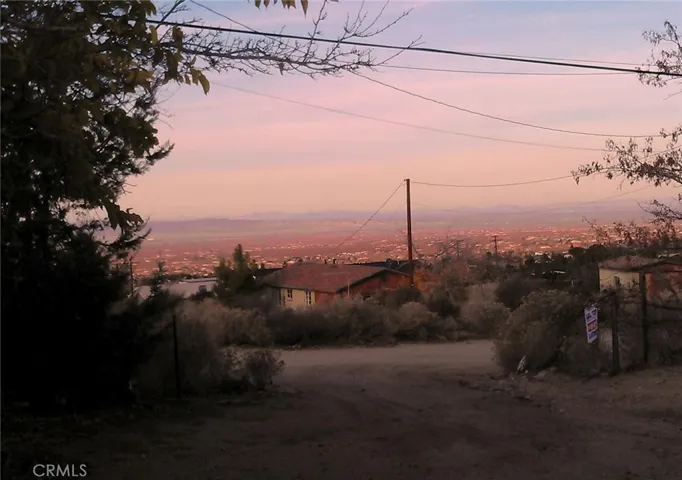 569 Tamarack Road, Pinon Hills, California 92372