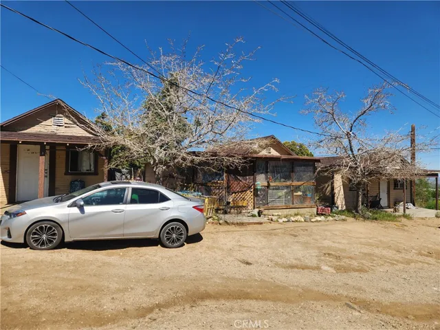 569 Tamarack Road, Pinon Hills, California 92372