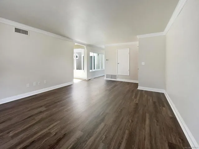 8562 Lake Bluffs Cir, Spring Valley, California 91977