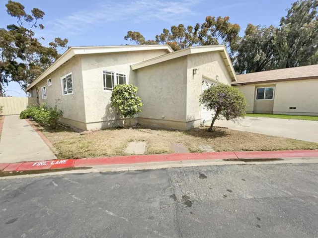 8562 Lake Bluffs Cir, Spring Valley, California 91977