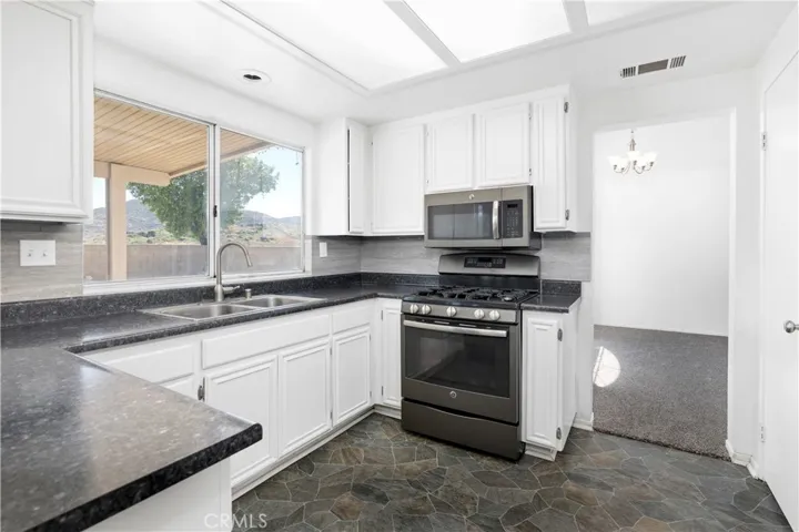 4217 Willowcreek Ct, Hemet, California 92545