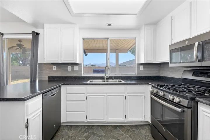 4217 Willowcreek Ct, Hemet, California 92545