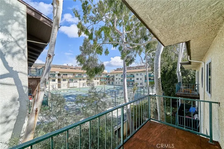 5460 White Oak Avenue J304, Encino, California 91316