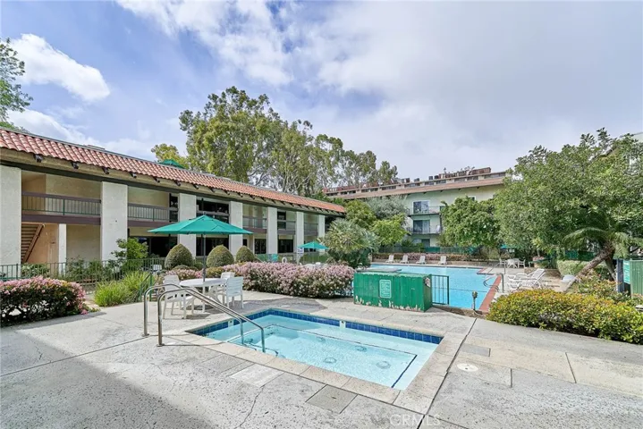 5460 White Oak Avenue J304, Encino, California 91316