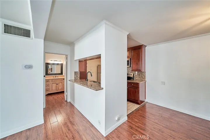 5460 White Oak Avenue J304, Encino, California 91316