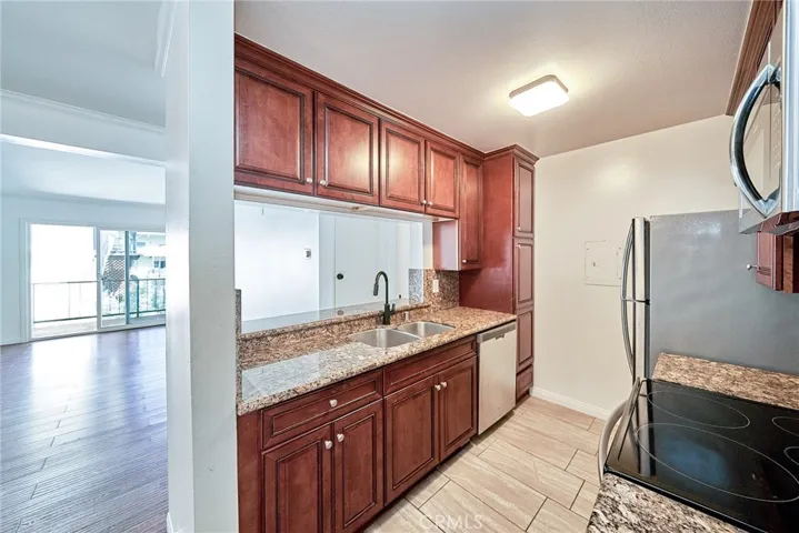 5460 White Oak Avenue J304, Encino, California 91316