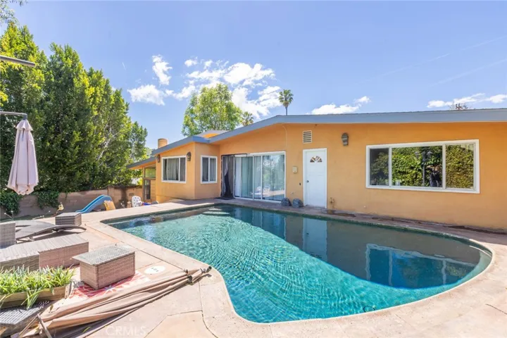 22439 De Kalb Drive, Calabasas, California 91302