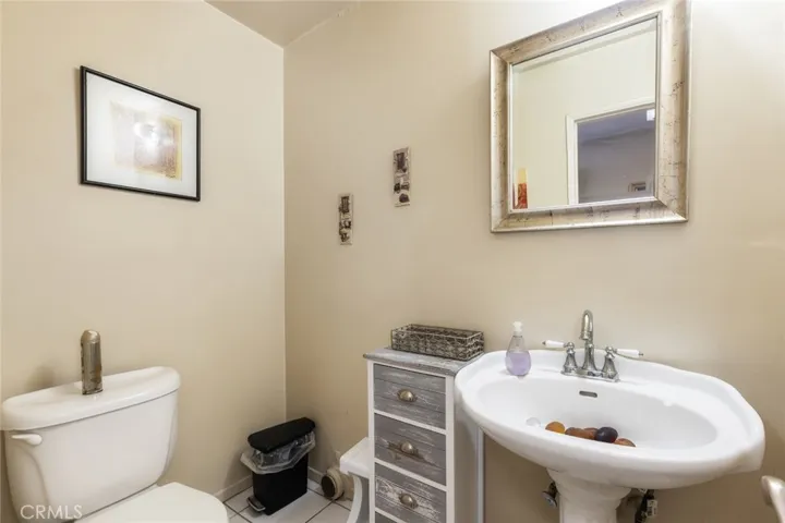 22439 De Kalb Drive, Calabasas, California 91302