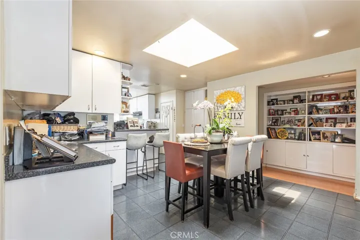 22439 De Kalb Drive, Calabasas, California 91302