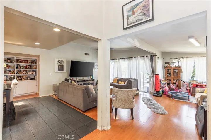 22439 De Kalb Drive, Calabasas, California 91302