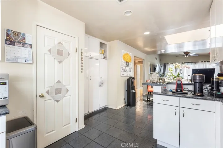 22439 De Kalb Drive, Calabasas, California 91302