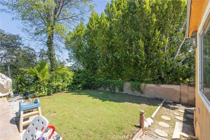 22439 De Kalb Drive, Calabasas, California 91302