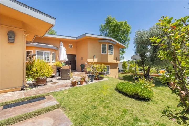 22439 De Kalb Drive, Calabasas, California 91302