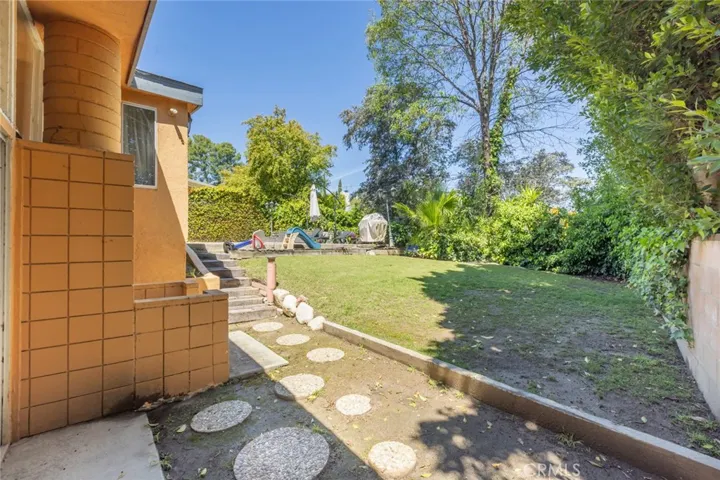 22439 De Kalb Drive, Calabasas, California 91302