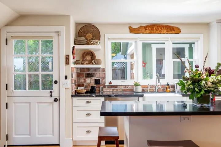 314 Wood Street, Pacific Grove, California 93950