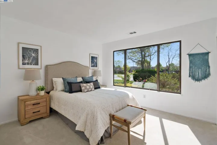 218 Ironwood Rd, Alameda, California 94502