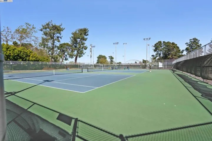 218 Ironwood Rd, Alameda, California 94502