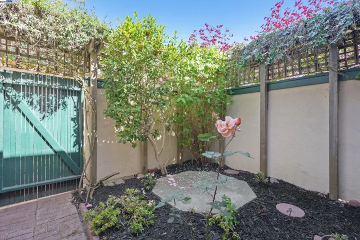 218 Ironwood Rd, Alameda, California 94502