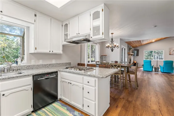 27120 Peninsula Drive, Lake Arrowhead, California 92352