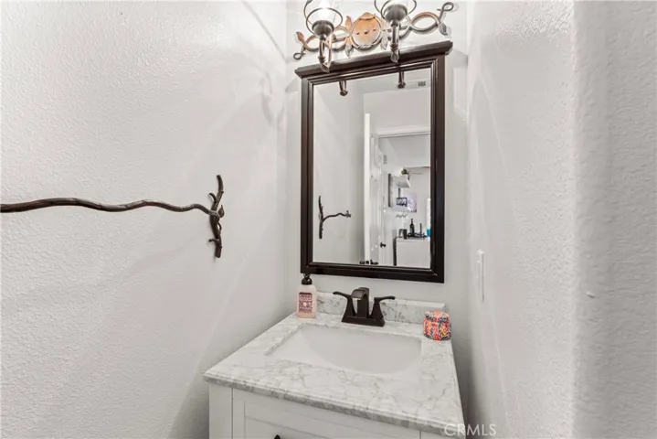 27120 Peninsula Drive, Lake Arrowhead, California 92352
