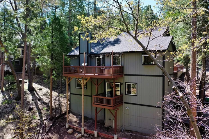 27120 Peninsula Drive, Lake Arrowhead, California 92352