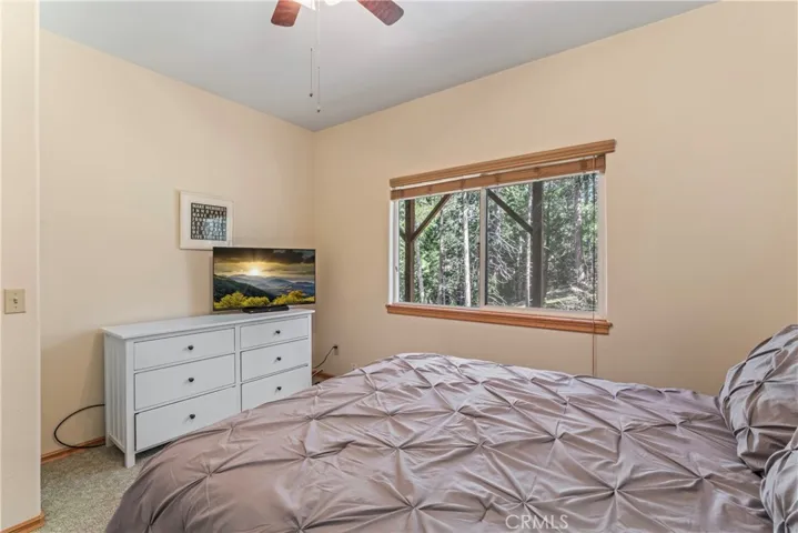 27120 Peninsula Drive, Lake Arrowhead, California 92352