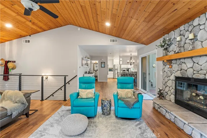 27120 Peninsula Drive, Lake Arrowhead, California 92352