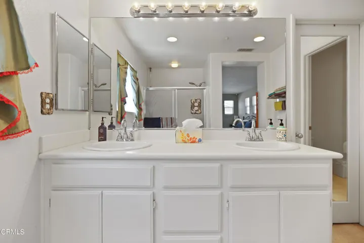Master Suite Bathroom 2