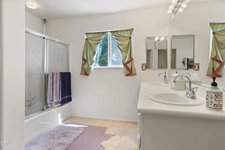 Master Suite Bathroom 1