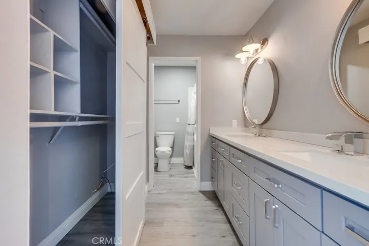 Master en-suite bathroom